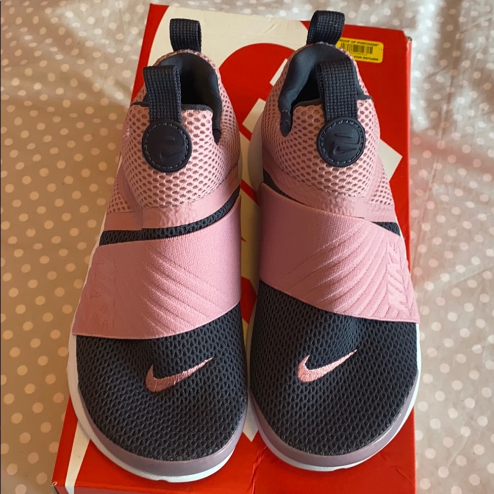 Brand New in Box Youth 2 Pink/Grey Nike Presto